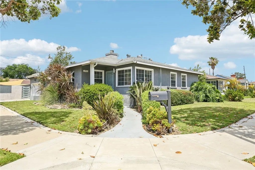 2905 Magnolia