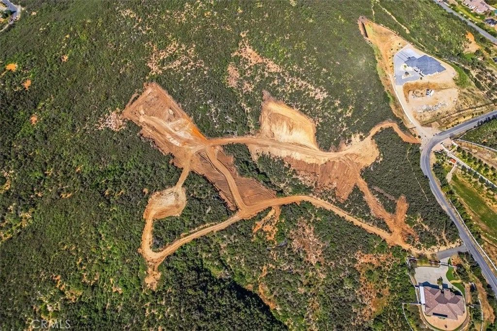 Photo of 50 Hidden Meadow, Murrieta, CA 92562 (MLS # SW26055759)