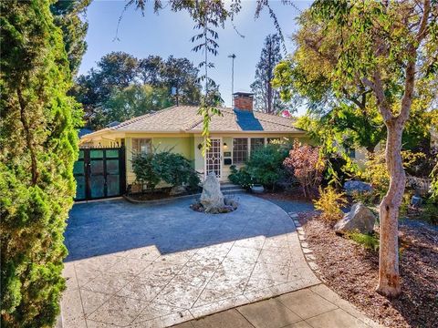 Photo of 10404 Margate Street, North Hollywood, CA 91601 (MLS # BB25266099)