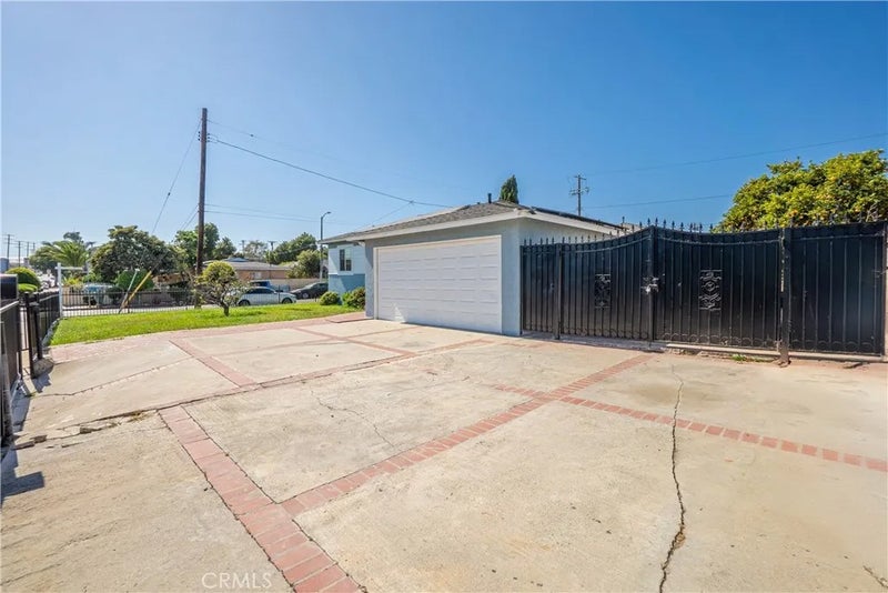 1087 253rd Street