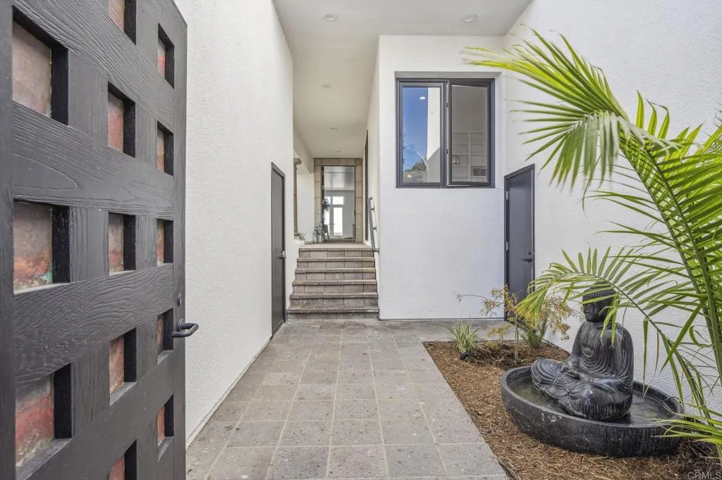 1716 Ocean Front