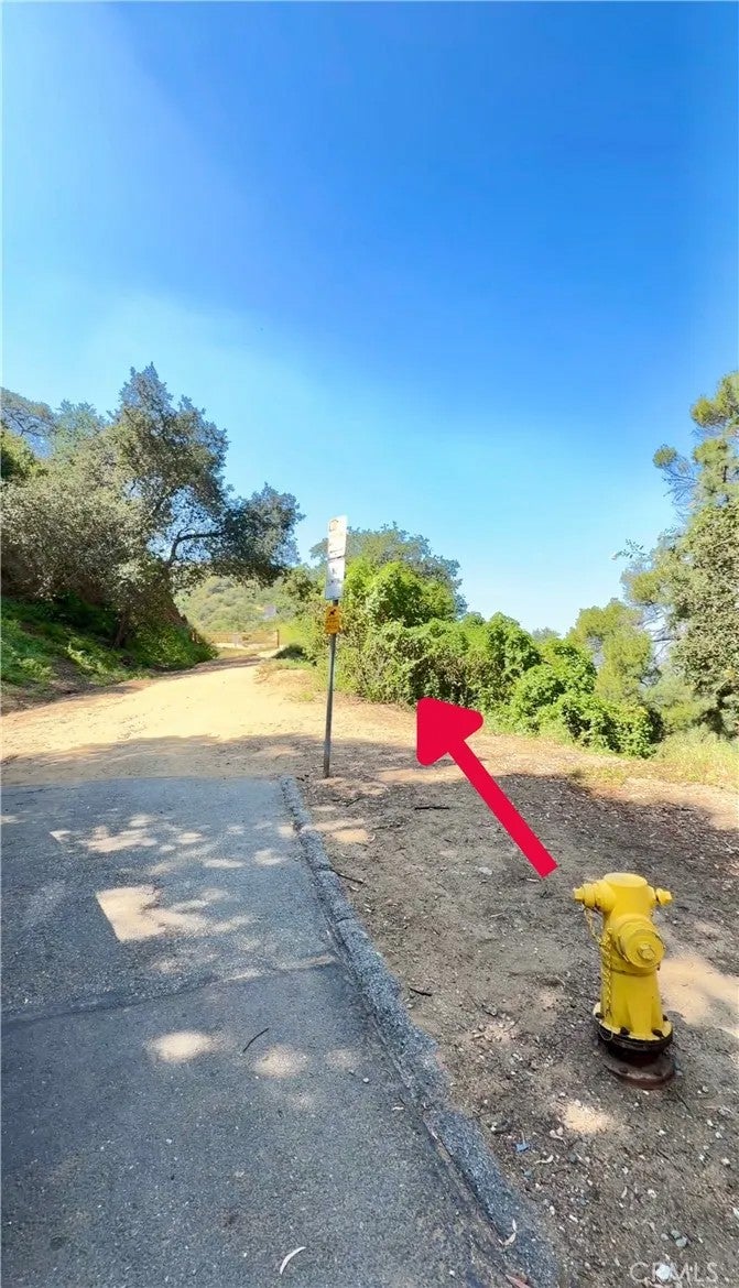Photo of 2580 Sleepy Hollow Drive, Glendale, CA 91206 (MLS # OC26230248)