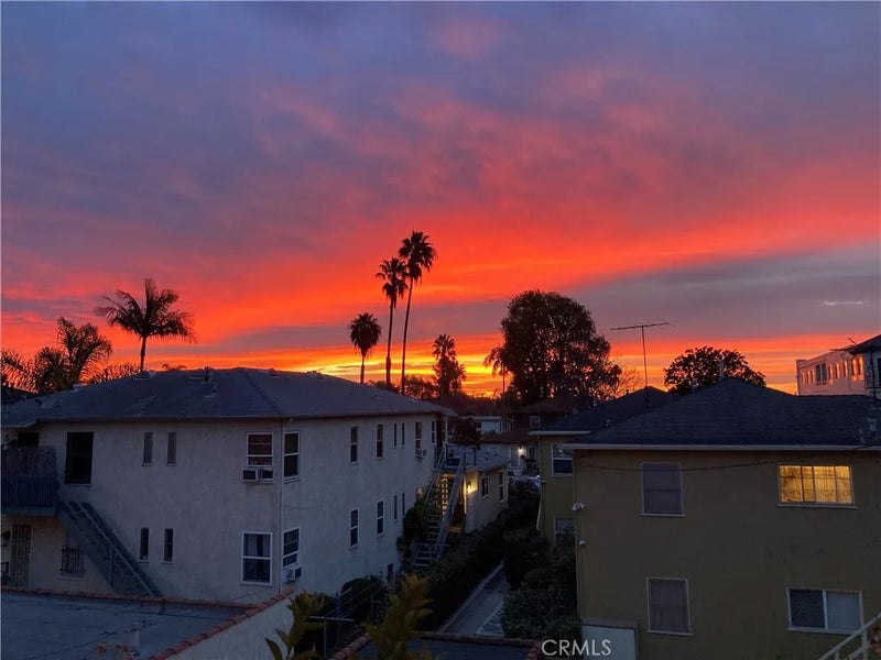 7122 La Tijera Boulevard H201
