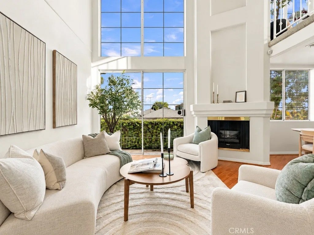 7122 La Tijera Boulevard H201