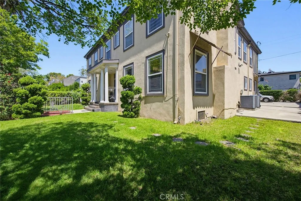 238 S Westmoreland