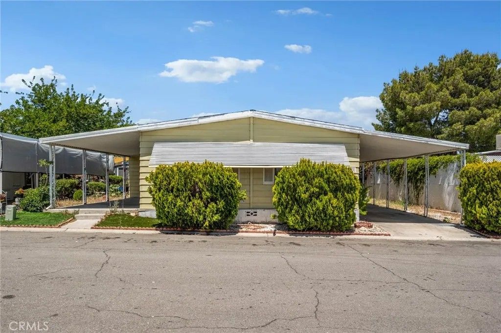 Photo of 20683 Waalew Rd #B163, Apple Valley, CA 92307 (MLS # IV26088257)