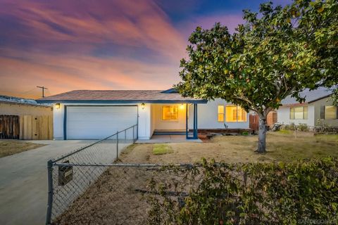 Photo of 1006 Avocado Ave, El Cajon, CA 92020 (MLS # 250042366)