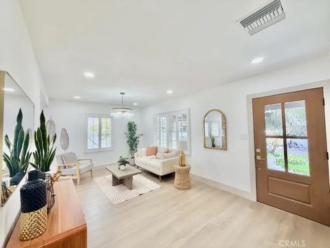 Tiny photo for 5423 E Walkerton St, Long Beach, CA 90808 (MLS # OC25239007)