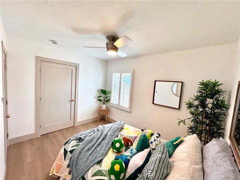 Tiny photo for 5423 E Walkerton St, Long Beach, CA 90808 (MLS # OC25239007)