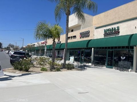 Tiny photo for 5423 E Walkerton St, Long Beach, CA 90808 (MLS # OC25239007)