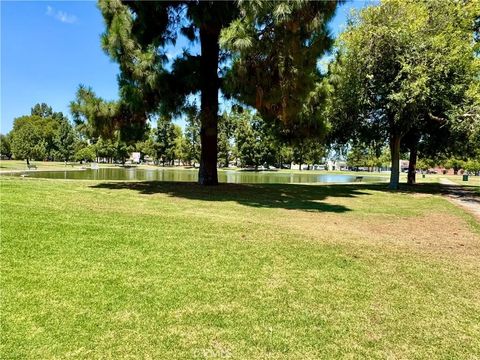 Tiny photo for 5423 E Walkerton St, Long Beach, CA 90808 (MLS # OC25239007)
