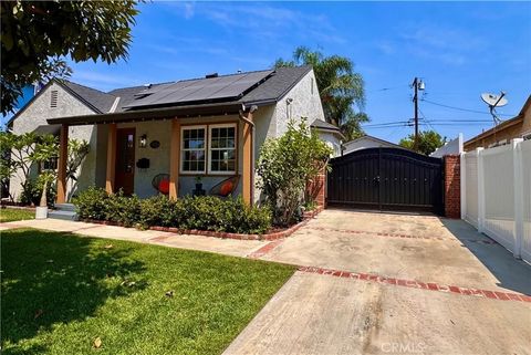 Tiny photo for 5423 E Walkerton St, Long Beach, CA 90808 (MLS # OC25239007)