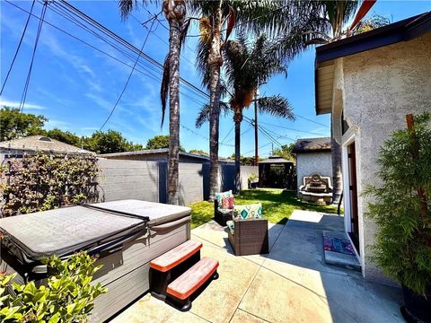 Tiny photo for 5423 E Walkerton St, Long Beach, CA 90808 (MLS # OC25239007)