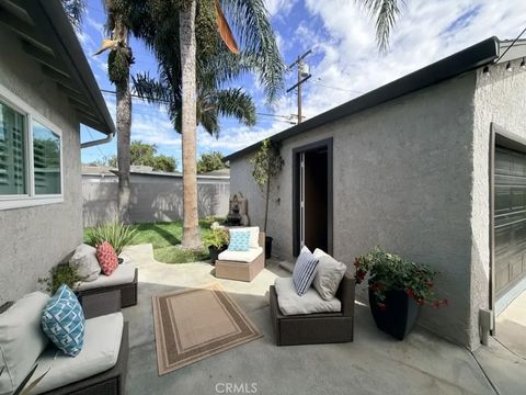 Tiny photo for 5423 E Walkerton St, Long Beach, CA 90808 (MLS # OC25239007)