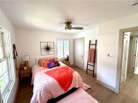 Tiny photo for 5423 E Walkerton St, Long Beach, CA 90808 (MLS # OC25239007)