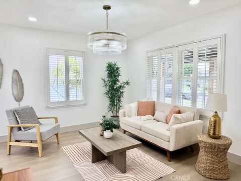 Tiny photo for 5423 E Walkerton St, Long Beach, CA 90808 (MLS # OC25239007)