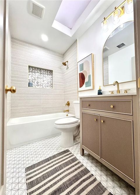 Tiny photo for 5423 E Walkerton St, Long Beach, CA 90808 (MLS # OC25239007)