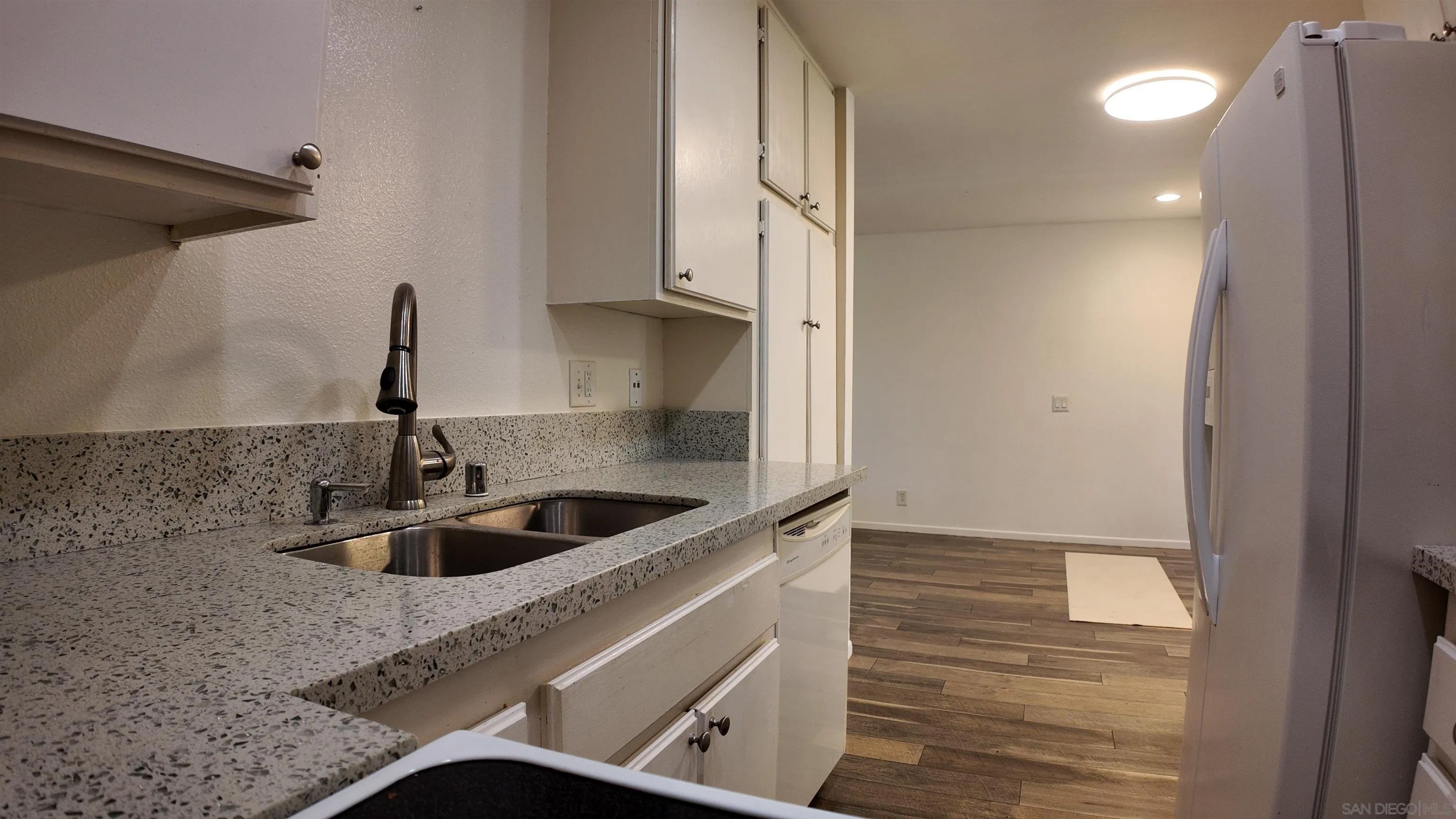 6330 Genesee Ave 213