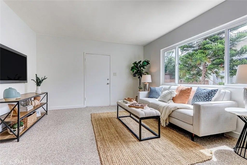 Photo of 426 S Broadway #A, Redondo Beach, CA 90277 (MLS # SB26095913)