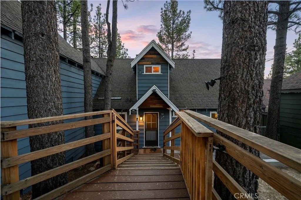 Photo of 39521 Lake Drive, Big Bear Lake, CA 92315 (MLS # ND26006266)