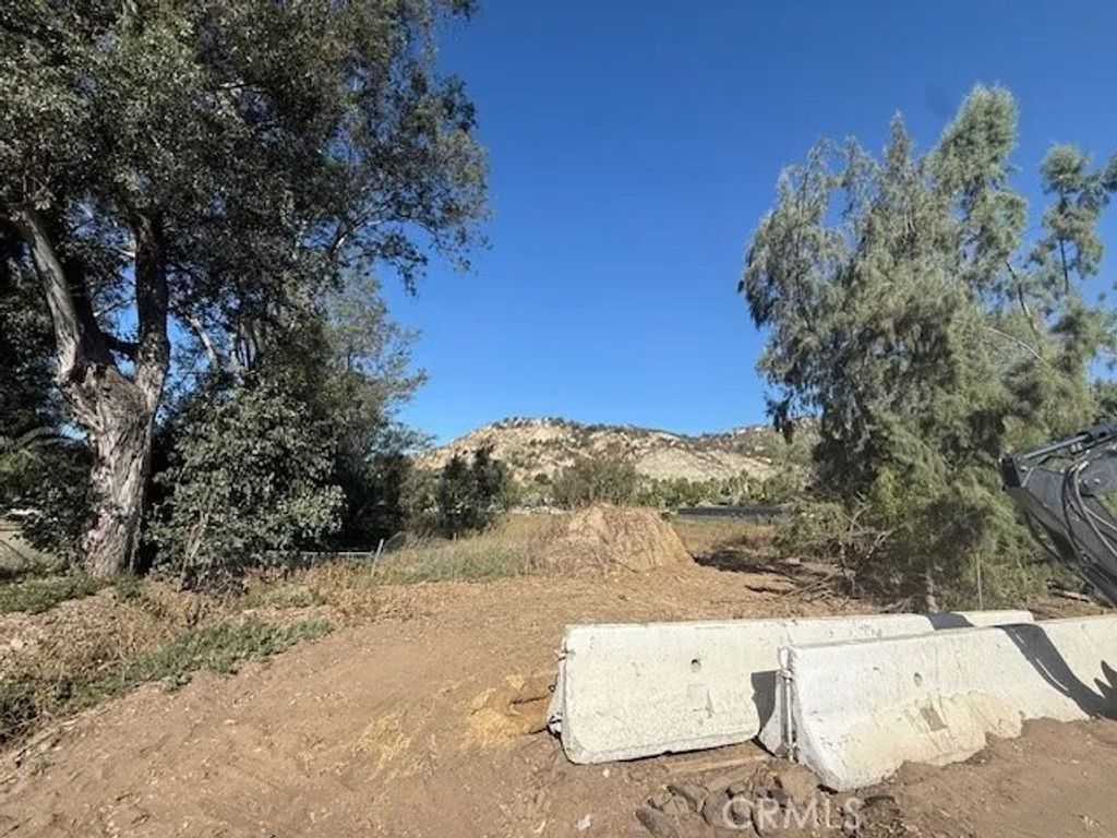 Photo of 0 Huffstatler, Fallbrook, CA 92028 (MLS # SW25216596)