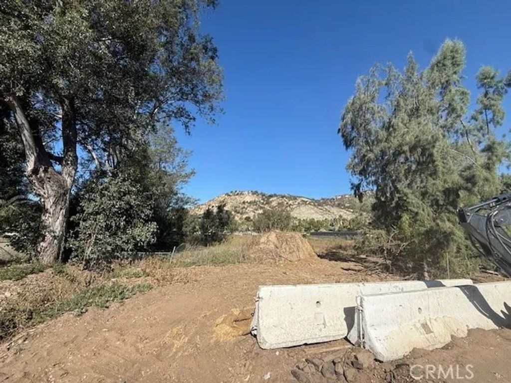 Photo of 0 Huffstatler, Fallbrook, CA 92028 (MLS # SW25216596)