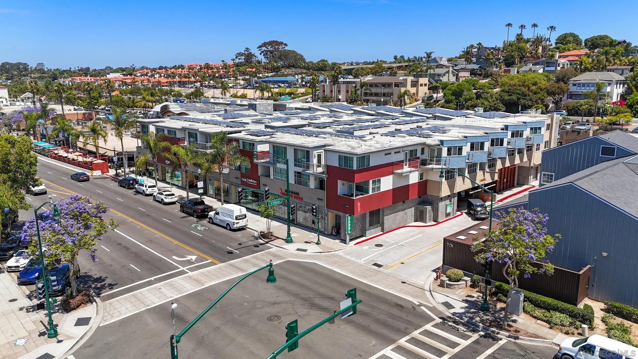 687 S Coast Hwy 101 206