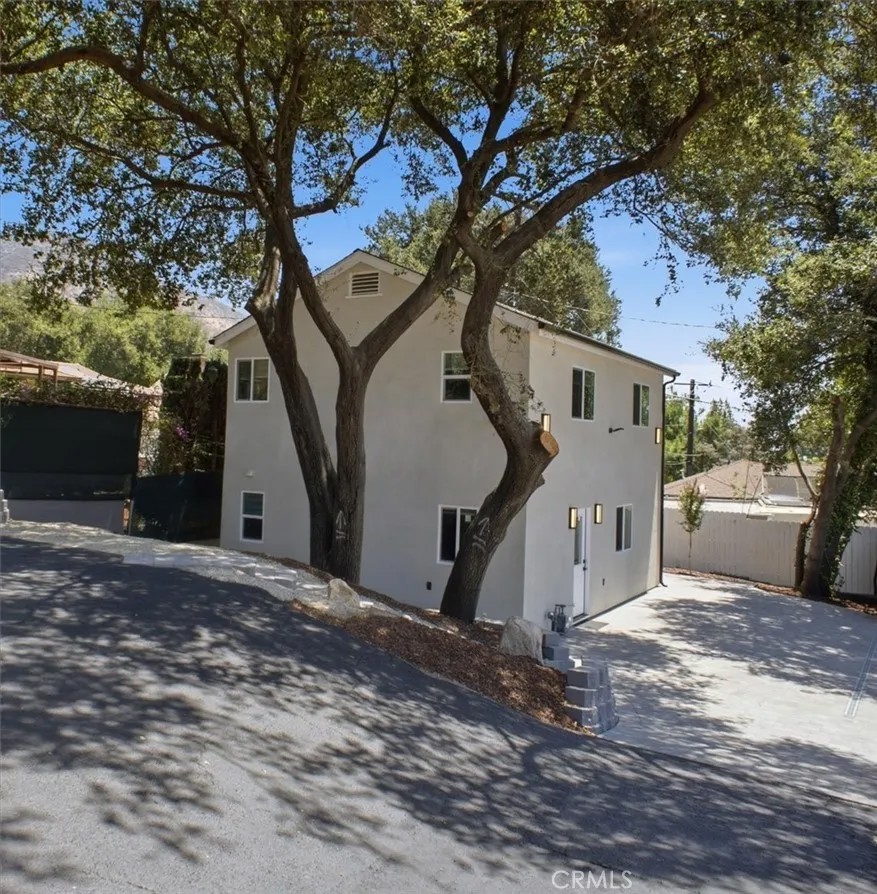 3130 N Mount Curve