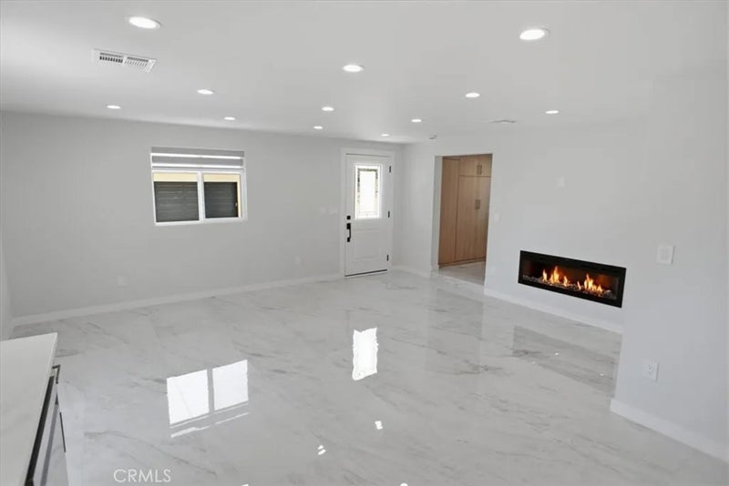 3130 N Mount Curve