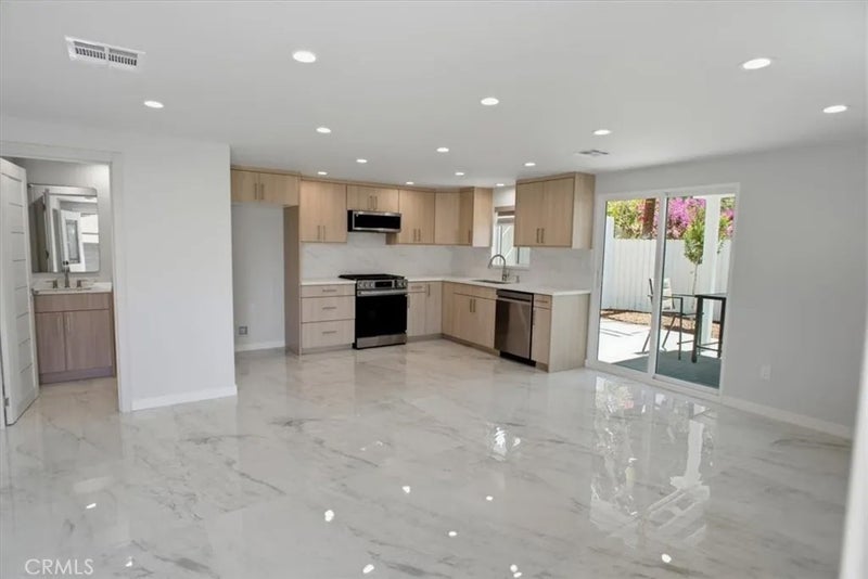 3130 N Mount Curve