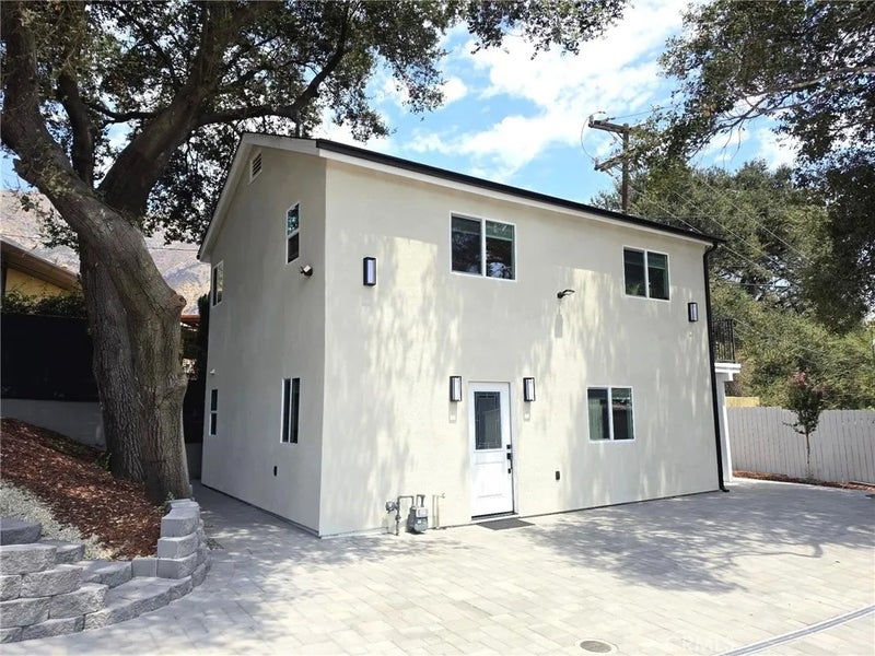 3130 N Mount Curve