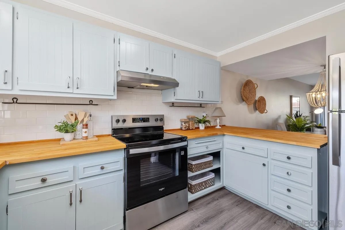 4264 Loma Riviera Lane