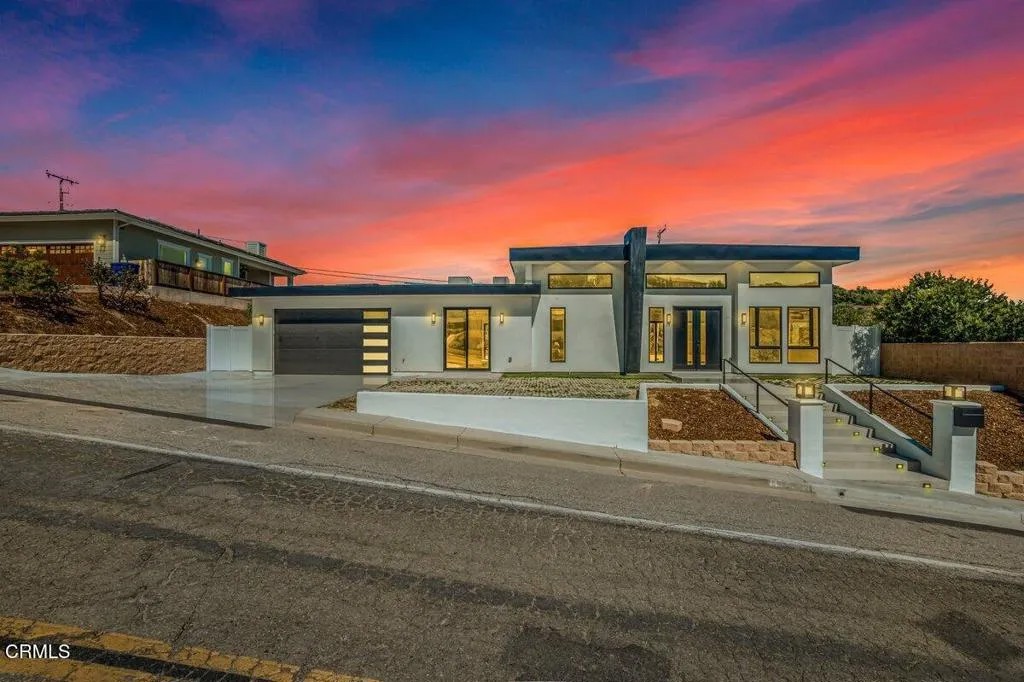 954 Colina Vista