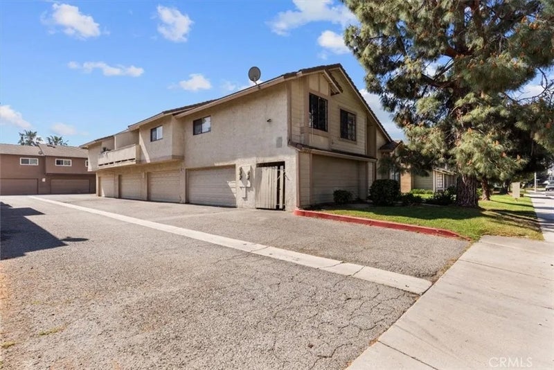 3230 Triumph Lane