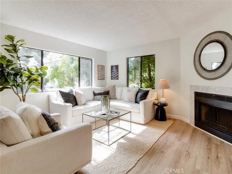 15220 S Normandie 401