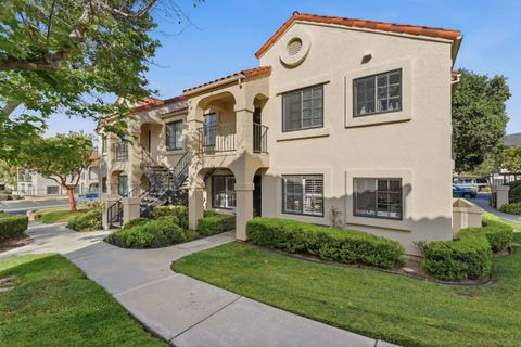Photo of 13227 Wimberly SQ #263, San Diego, CA 92128 (MLS # 260011612)