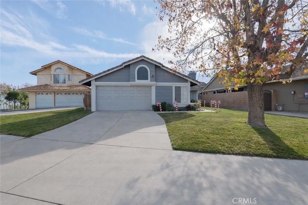 Photo of 2520 Shady Glen, San Bernardino, CA 92408 (MLS # IV25273712)