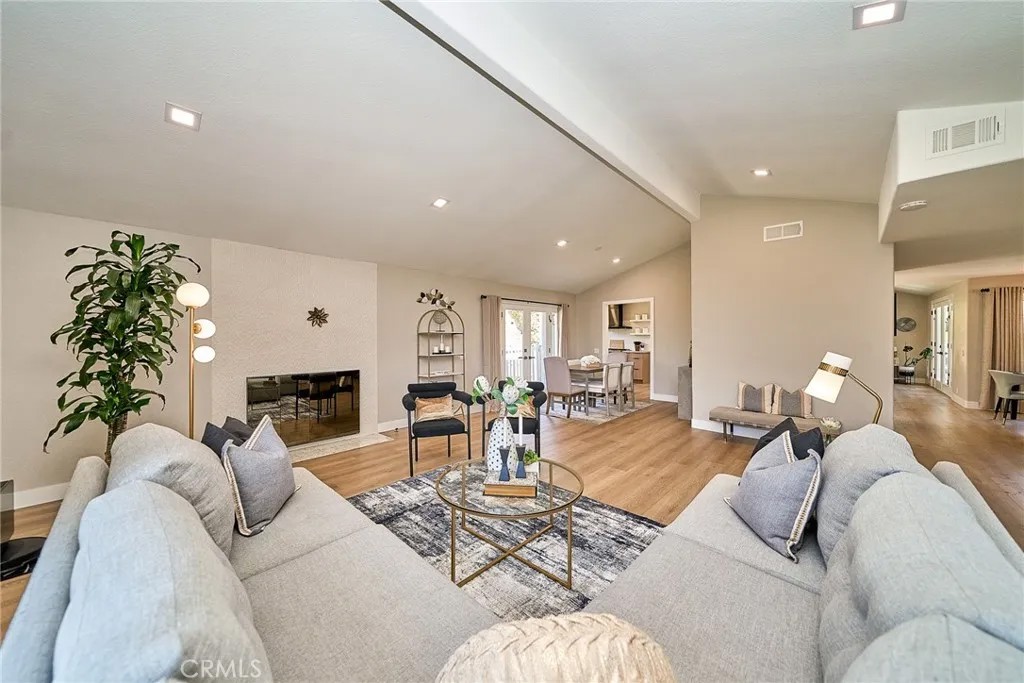 10392 Shadyridge