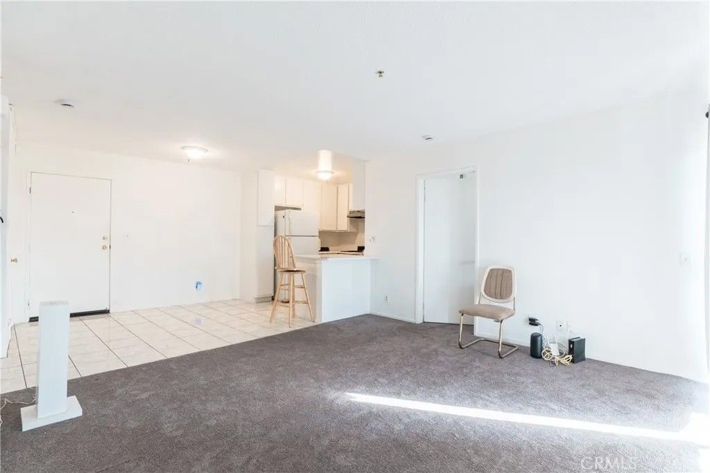 Photo of 450 E 4th St #319, Santa Ana, CA 92701 (MLS # DW25270615)