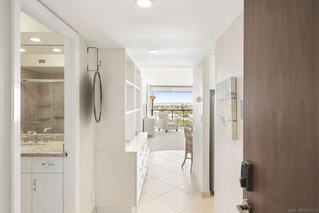 Photo of 1720 Avenida Del Mundo #1501, Coronado, CA 92118 (MLS # 260007627)