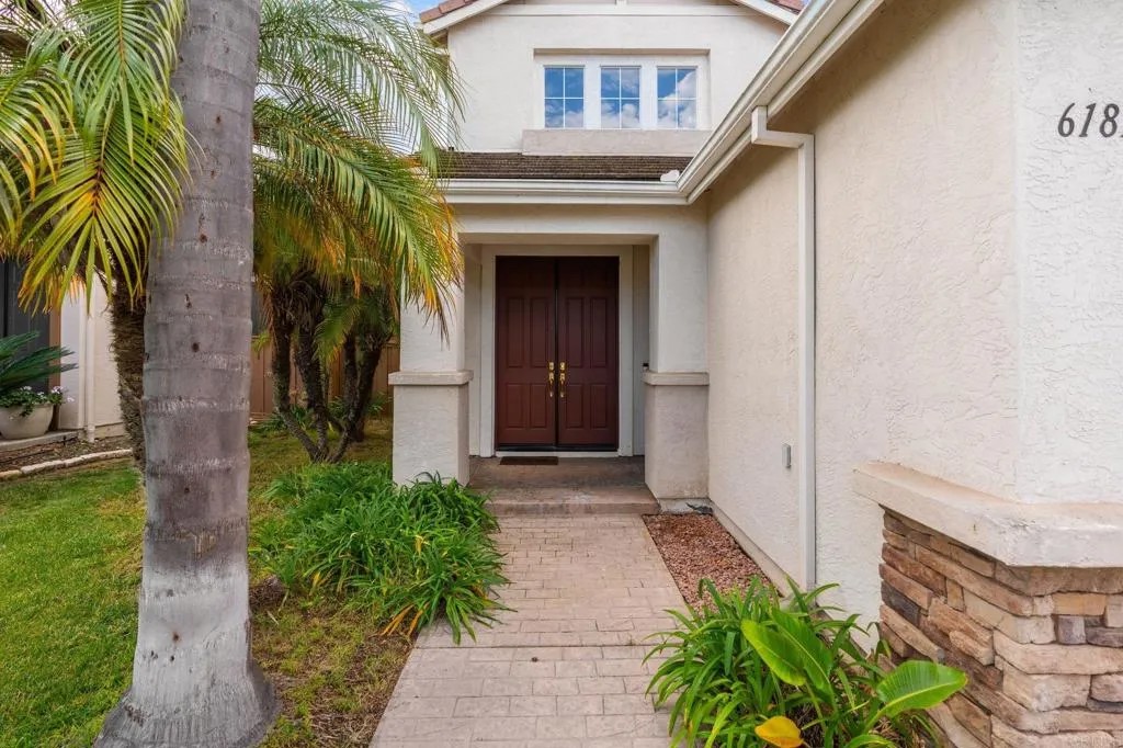 6181 Sunset Crest Way