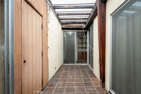 Tiny photo for 700 S Mariposa Street, Burbank, CA 91506 (MLS # BB25235182)