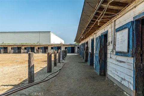 Tiny photo for 700 S Mariposa Street, Burbank, CA 91506 (MLS # BB25235182)