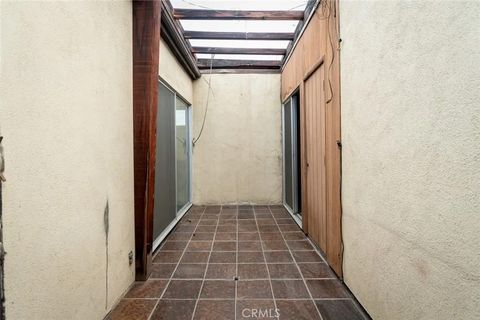 Tiny photo for 700 S Mariposa Street, Burbank, CA 91506 (MLS # BB25235182)