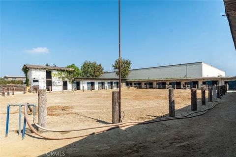 Tiny photo for 700 S Mariposa Street, Burbank, CA 91506 (MLS # BB25235182)