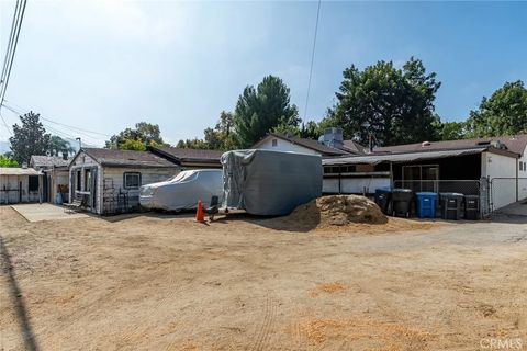 Tiny photo for 700 S Mariposa Street, Burbank, CA 91506 (MLS # BB25235182)