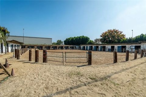 Tiny photo for 700 S Mariposa Street, Burbank, CA 91506 (MLS # BB25235182)