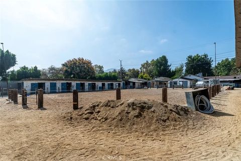 Tiny photo for 700 S Mariposa Street, Burbank, CA 91506 (MLS # BB25235182)