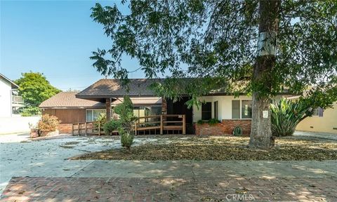 Tiny photo for 700 S Mariposa Street, Burbank, CA 91506 (MLS # BB25235182)