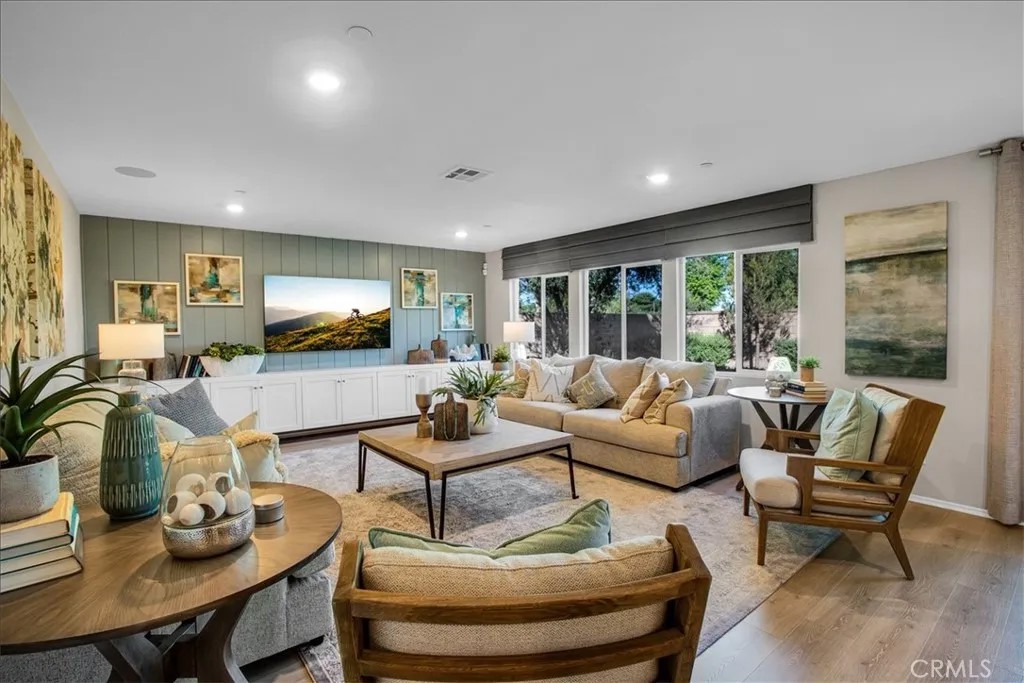 83536 Avenida Campanas